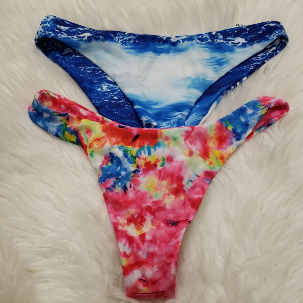 Seeing bundle of two bikini bottom.